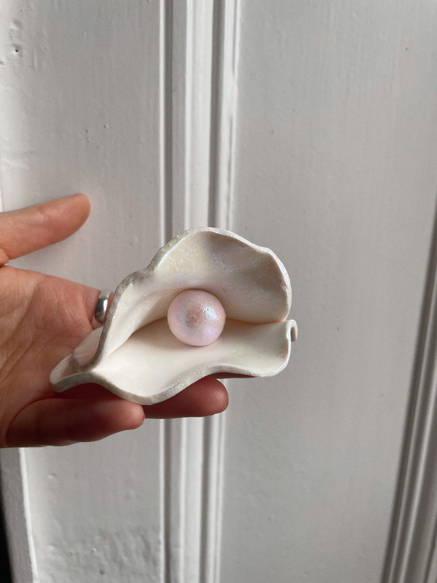 Pearly Clam Trinket Dish